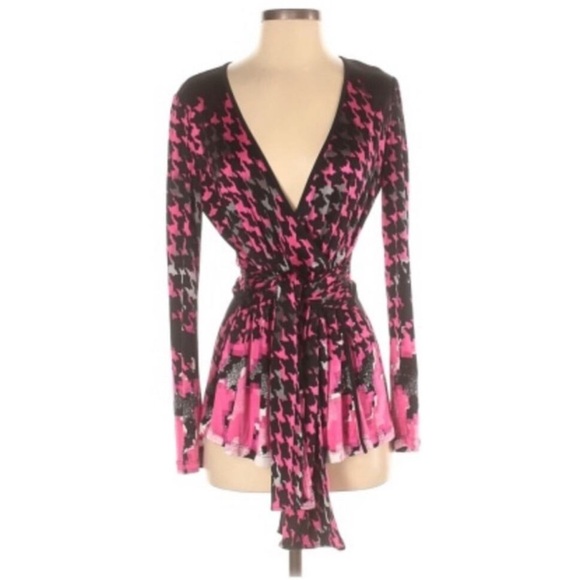 NWOT  pink and black geometric top - Picture 1 of 6